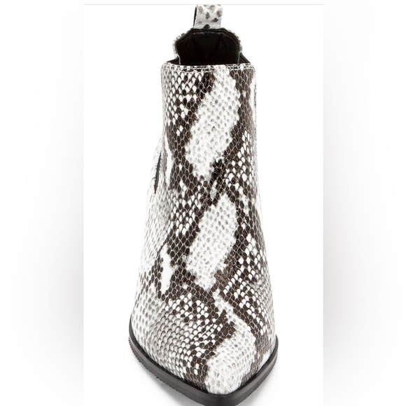 NIB Blondo Emelia Waterproof Chelsea leather Bootie BLACK/WHITE SNAKE new in box - Picture 4 of 10